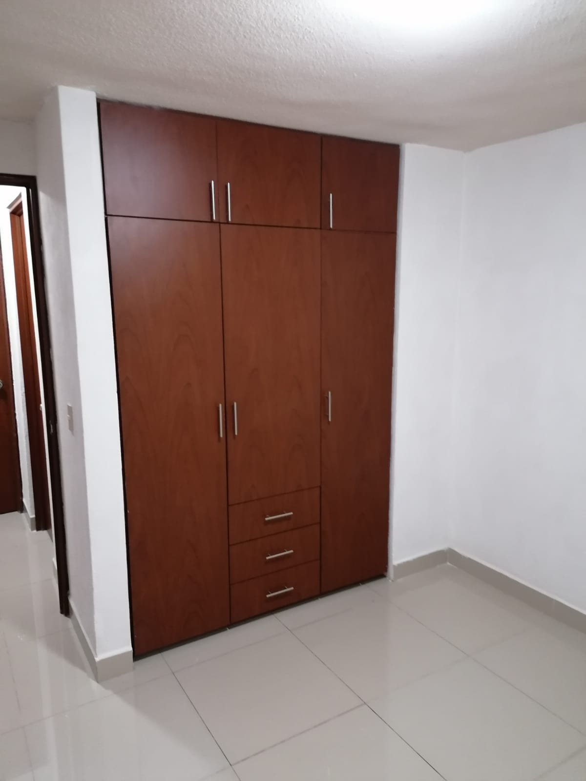 Proyecto Galek: closet departamento terminado 2