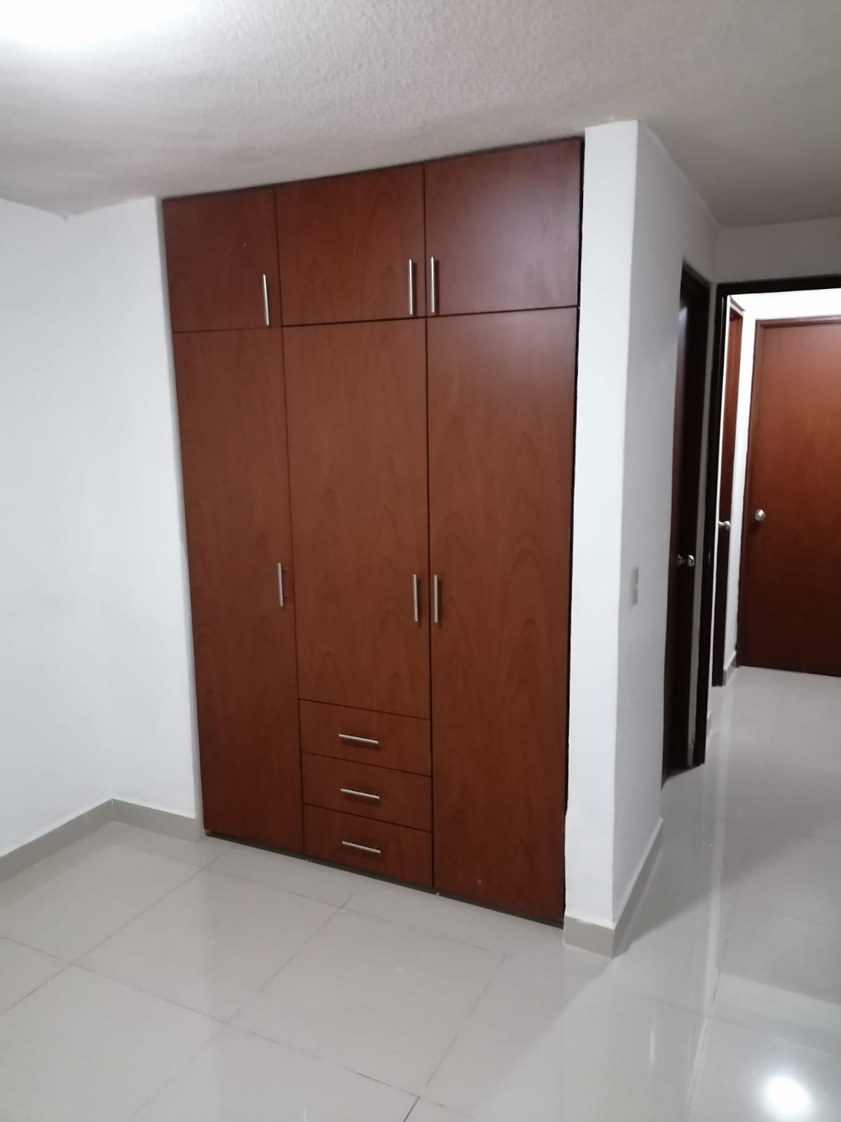 Proyecto Galek: closet departamento terminado