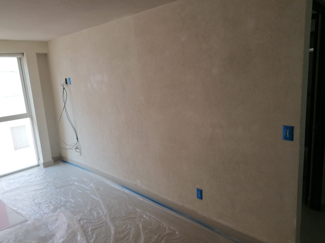 Proyecto Galek: pintura muro departamento 2
