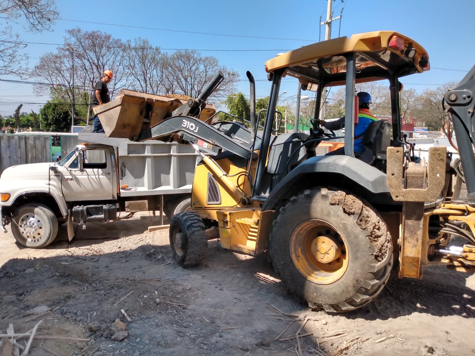 Proyecto Galek: maquinaria carga excavacion