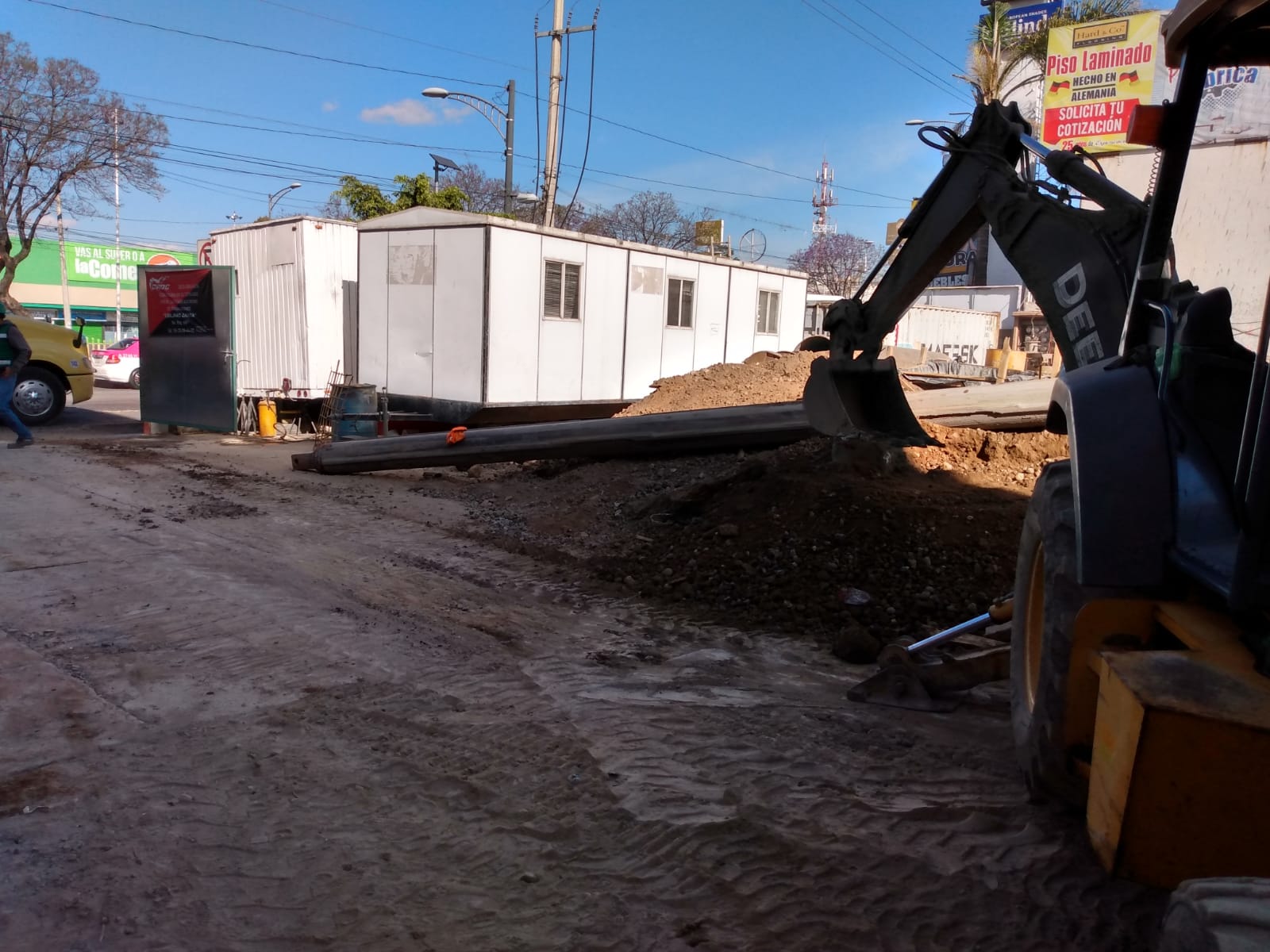 Proyecto Galek: maquinaria excavacion obra