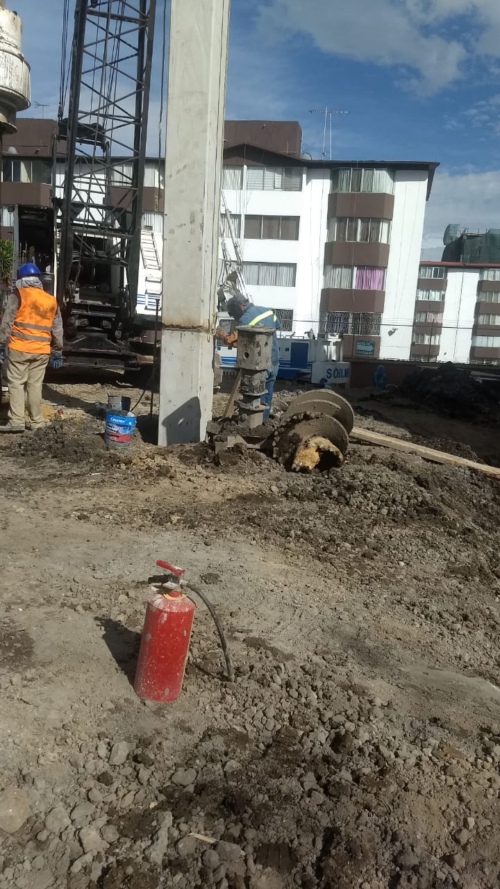 Proyecto Galek: perforacion pilote cimentacion