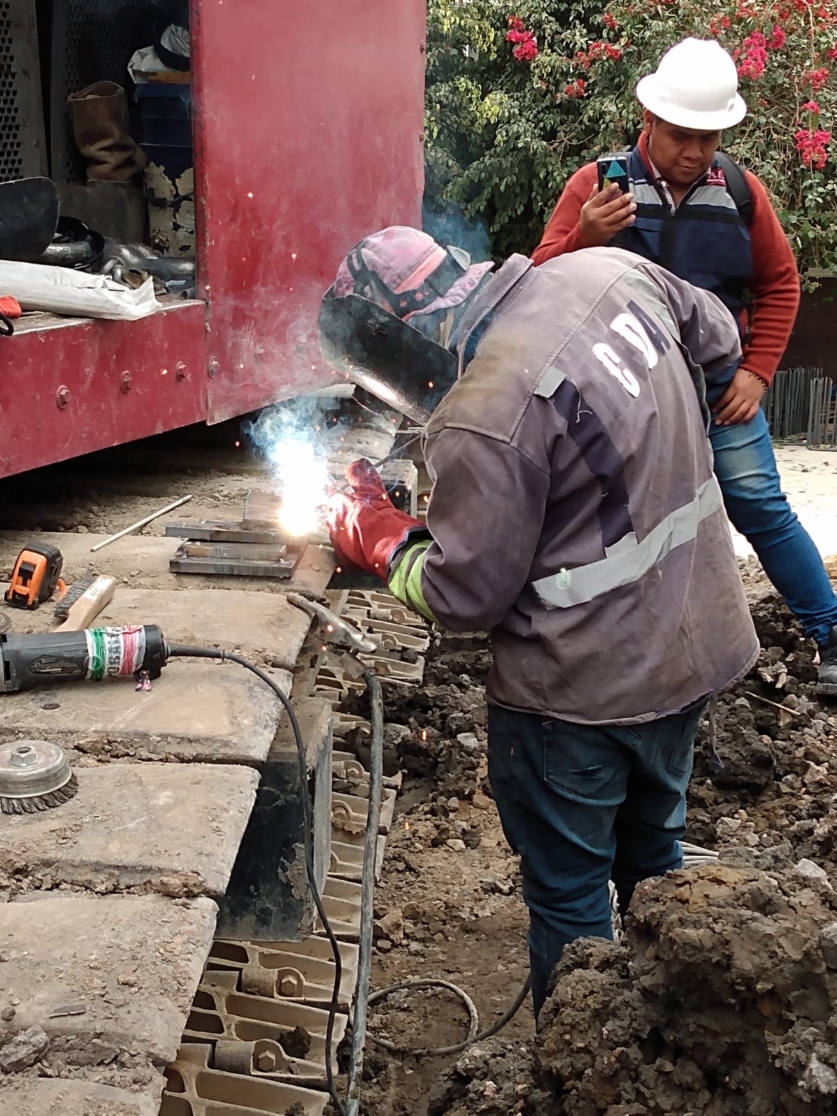 Proyecto Galek: soldadura maquinaria cimentacion