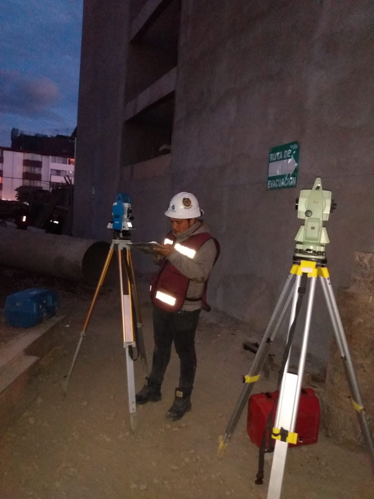 Proyecto Galek: topografia obra cimentacion