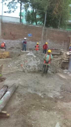 Proyecto Galek: trabajadores obra cimentacion